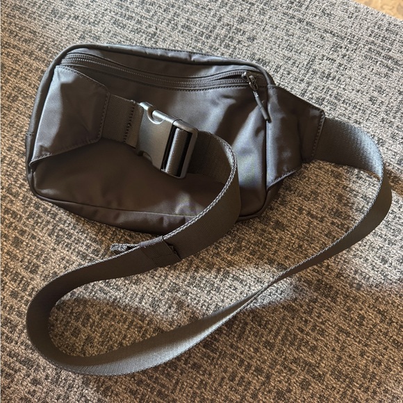 lululemon athletica Black Belt Bag - Picture 5 of 5
